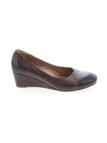 Mona Flying Wedges (view 1)