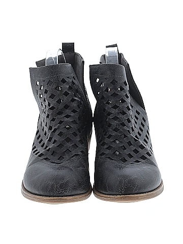 Journee Collection Ankle Boots (view 2)