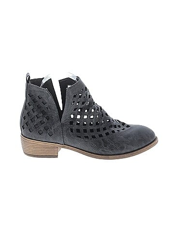 Journee Collection Ankle Boots (view 1)