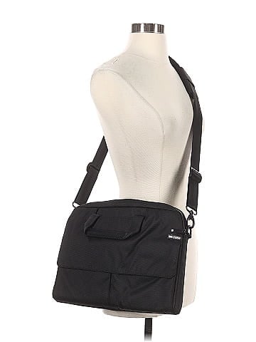 Incase Designs Laptop Bag (view 2)