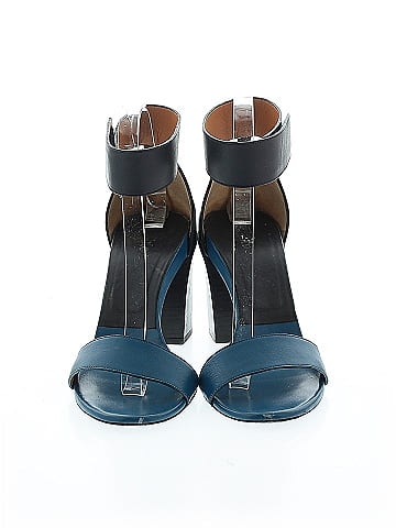 Chloé  Leather Ankle Cuff Block Heel Sandals (view 2)