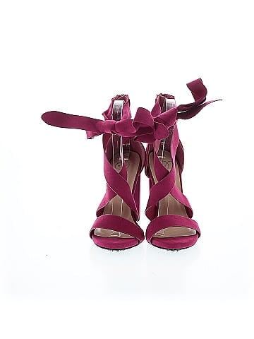 Heart in D Heels (view 2)