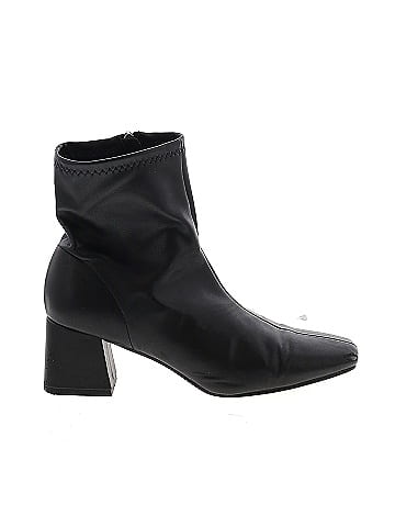 Heart in D Ankle Boots (view 1)