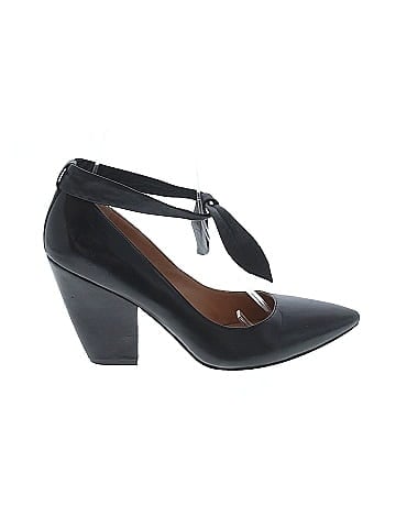 VC Signature by Vince Camuto Heels (view 1)