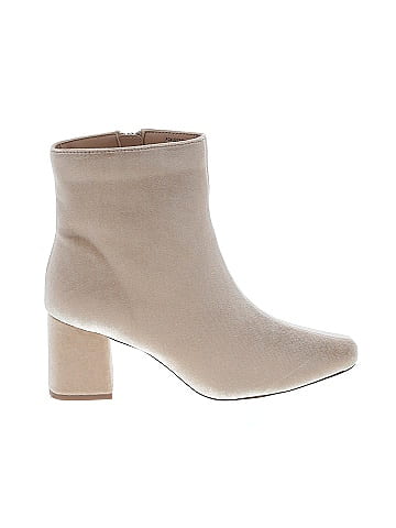 Journee Collection Ankle Boots (view 1)
