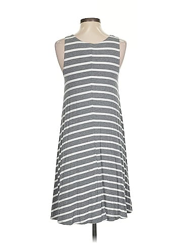 Old Navy Casual Dress (view 2)
