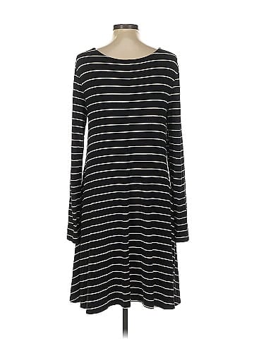 Old Navy Casual Dress (view 2)