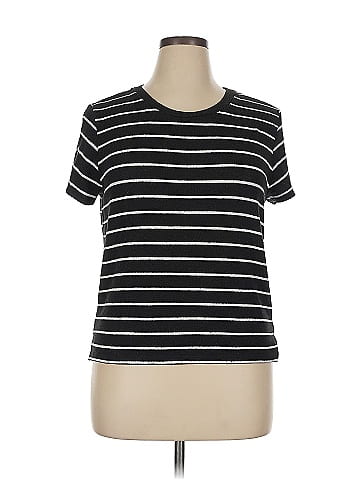 American Eagle Outfitters Short Sleeve T-Shirt (view 1)