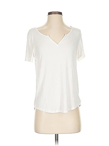American Eagle Outfitters Short Sleeve T-Shirt (view 1)
