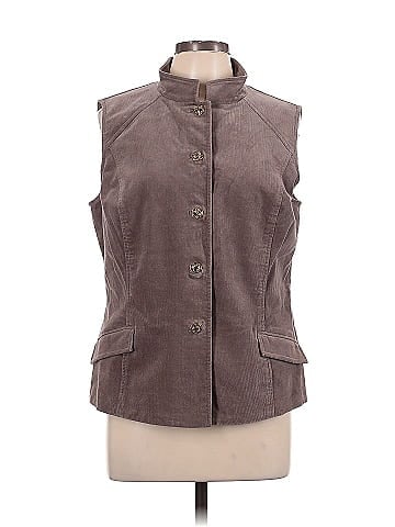 St. John Sport Vest (view 1)