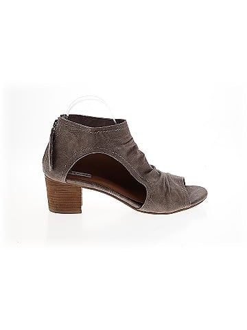 Not Rated Heels (view 1)