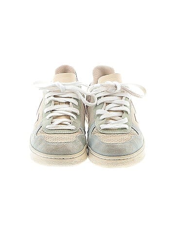 VEJA Sneakers (view 2)