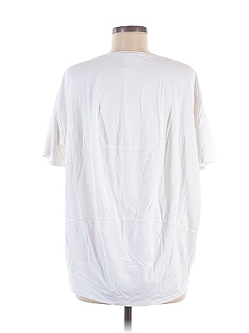 Lululemon Athletica Short Sleeve T-Shirt (view 2)