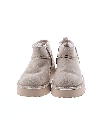 Beach By Matisse Ankle Boots (view 2)