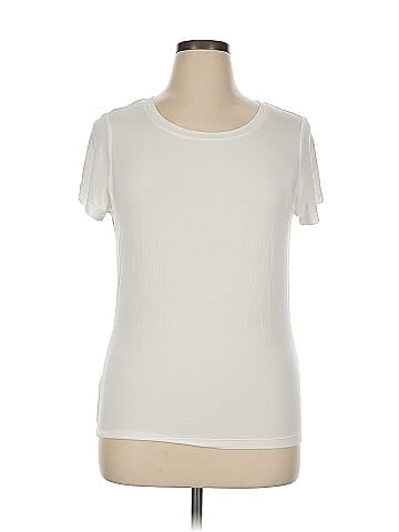 Victoria's Secret Short Sleeve T-Shirt (view 1)