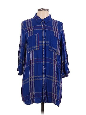 Khakis & Co 3/4 Sleeve Button-Down Shirt (view 1)