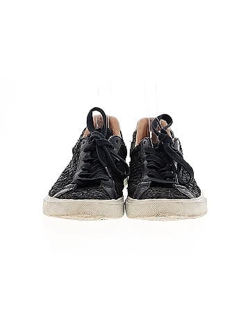 VEJA Sneakers (view 2)