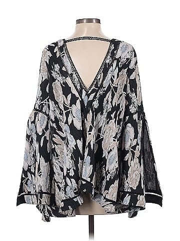 Elliatt Long Sleeve Blouse (view 2)