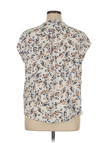 Liz Claiborne Short Sleeve T-Shirt (view 2)