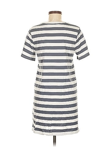 Old Navy Casual Dress (view 2)