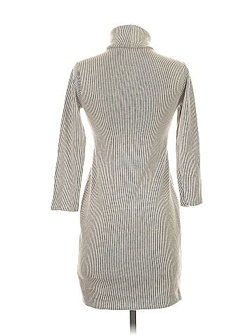 Urban Outfitters Casual Dress (view 2)