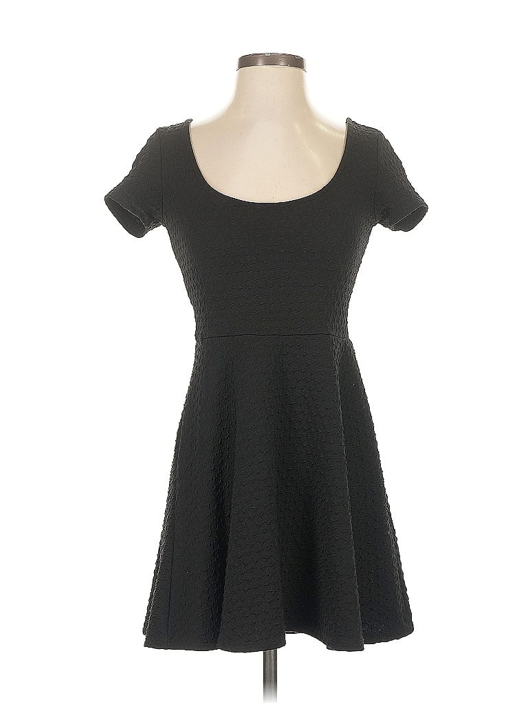 Forever 21 Solid Black Casual Dress Size S - photo 1