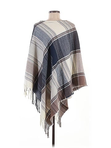 Coco + Carmen Poncho (view 2)