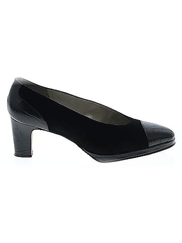 Liz Claiborne Heels (view 1)