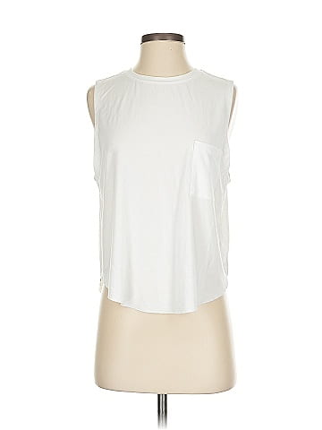 Gap Fit Sleeveless T-Shirt (view 1)