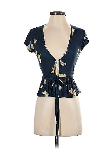 Urban Outfitters Short Sleeve T-Shirt (view 1)