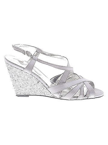 Nina Wedges (view 1)