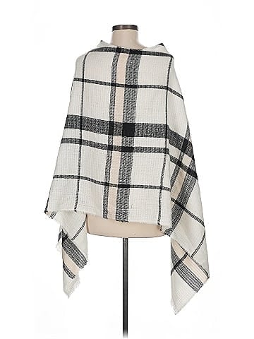 Coco + Carmen Poncho (view 2)