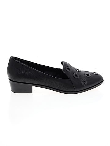 Unbranded Flats (view 1)
