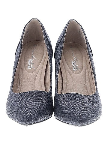 Gloria Vanderbilt Heels (view 2)
