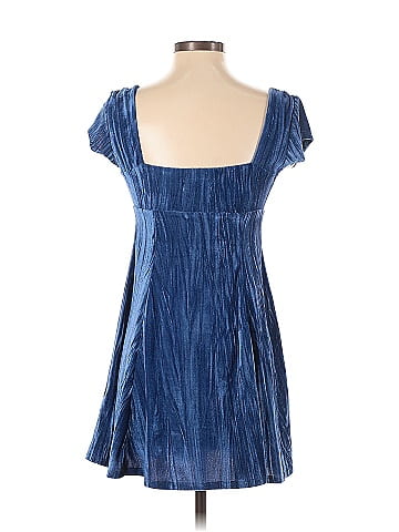 Urban Outfitters Casual Dress (view 2)
