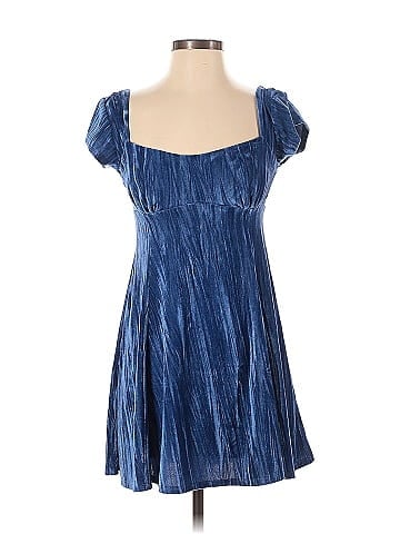 Urban Outfitters Casual Dress (view 1)