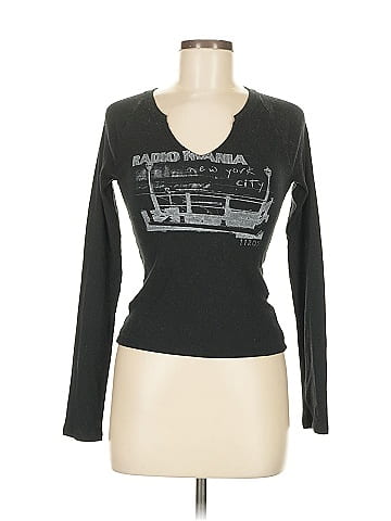 Hollister Long Sleeve T-Shirt (view 1)