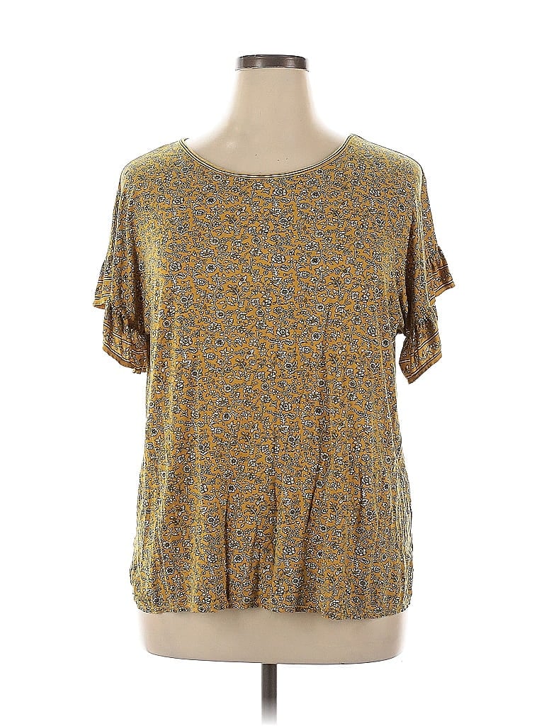 Pre-owned Max Studio Short Sleeve T-shirt In Gold