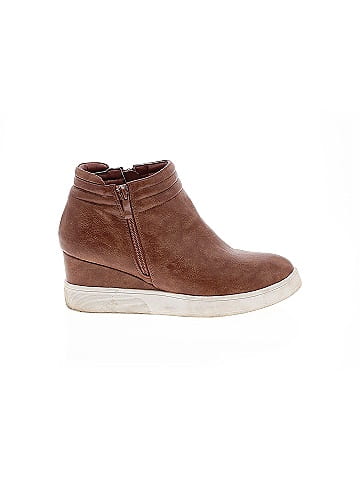 Journee Collection Sneakers (view 1)