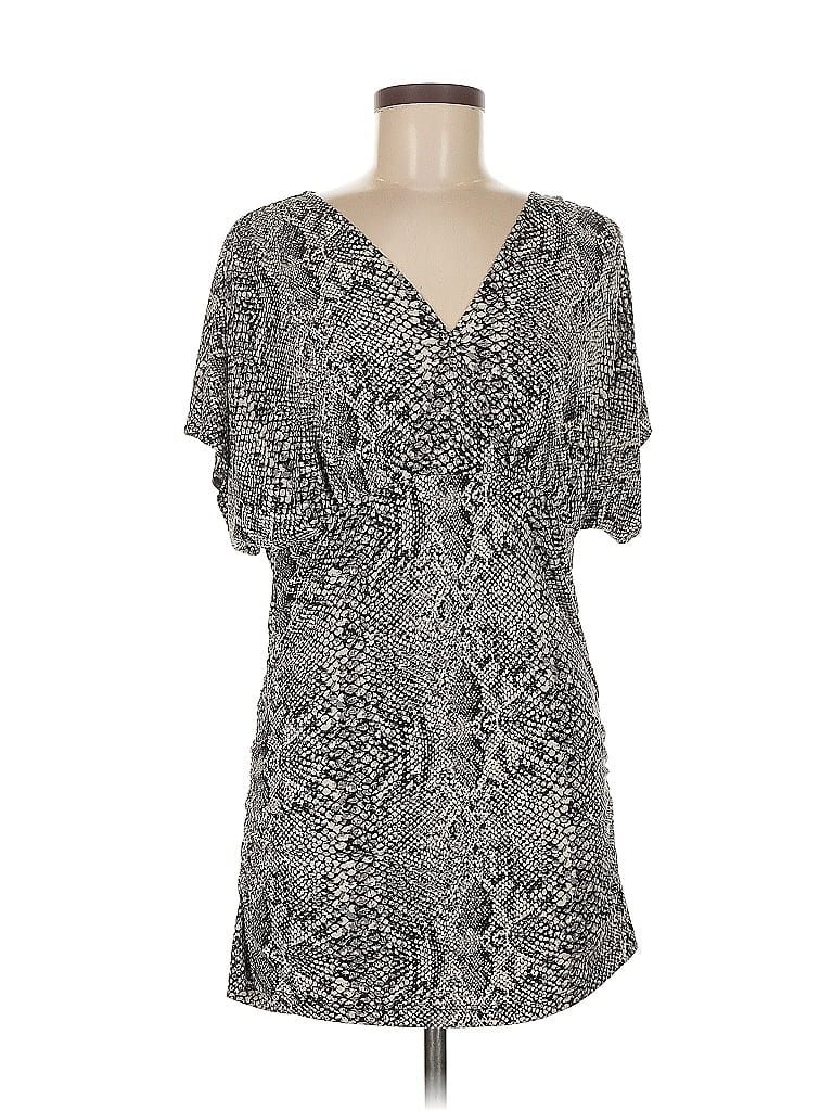 Pre-owned New York And Company Kimono In Gray