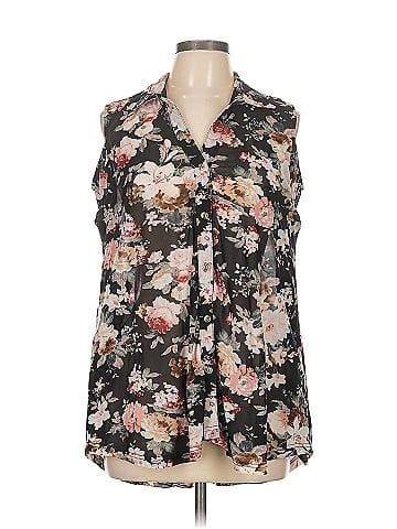 Ember Sleeveless Blouse (view 1)