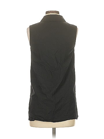 Gap - Maternity Sleeveless Button-Down Shirt (view 2)