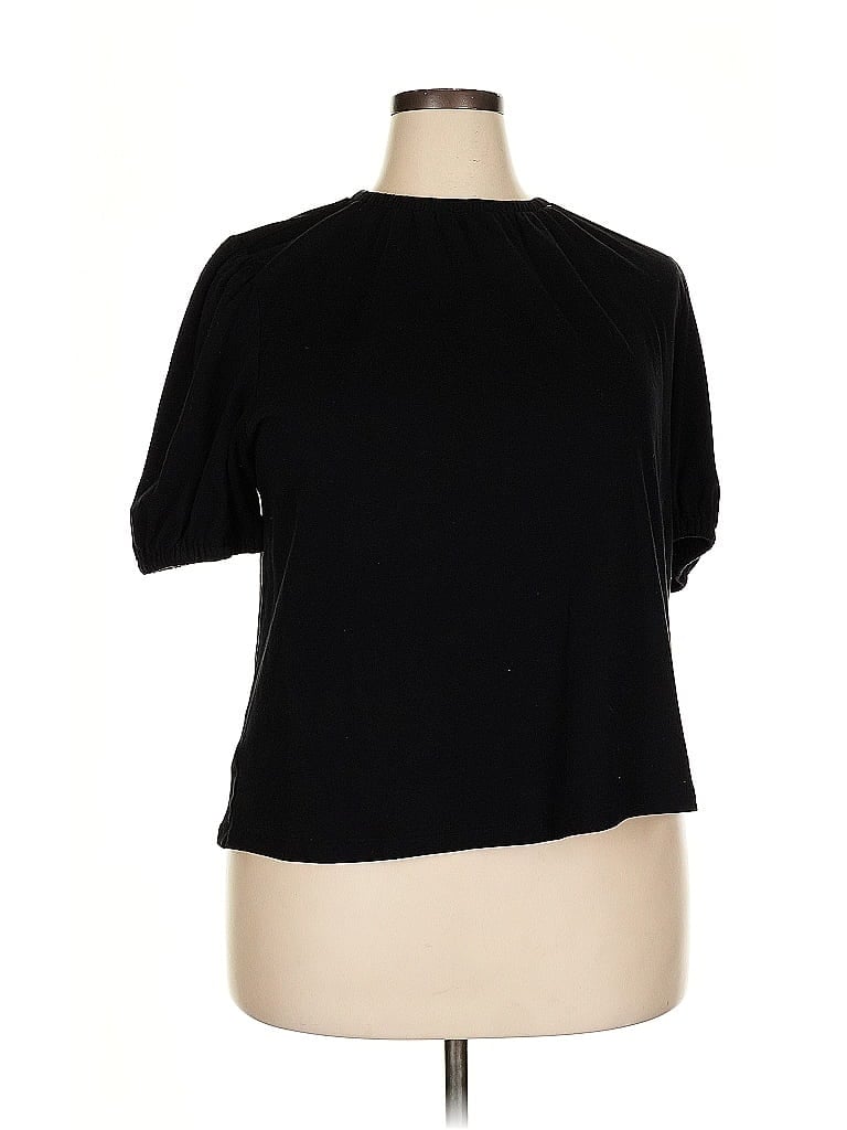 Click to view more detailed imagery on our partner's website Pre-owned Ann Taylor Short Sleeve Turtleneck In Black
