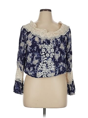Venus 3/4 Sleeve Blouse (view 1)