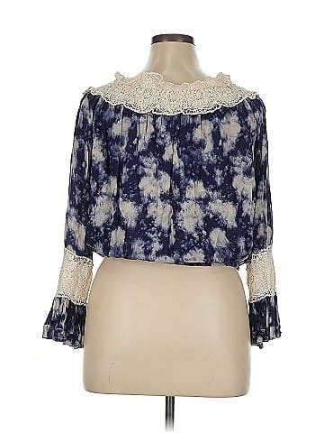 Venus 3/4 Sleeve Blouse (view 2)