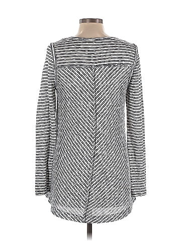 Lucy & Laurel Long Sleeve T-Shirt (view 2)