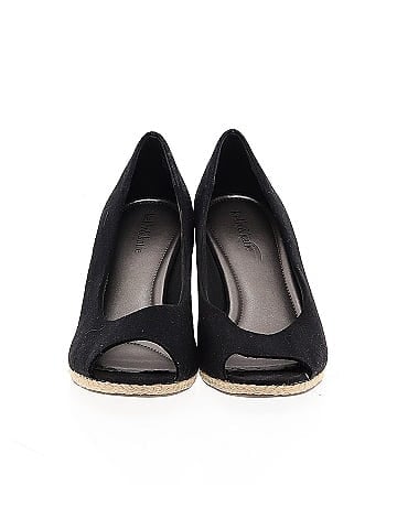 Kelly & Katie Wedges (view 2)