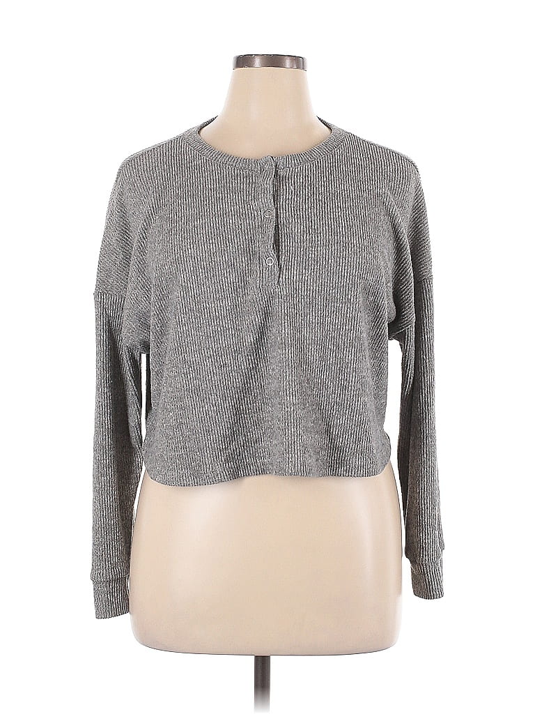 Click to view more detailed imagery on our partner's website Pre-owned Abound Pullover Sweater In Gray