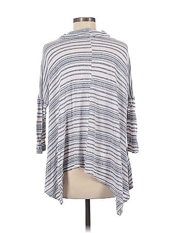 En Creme Poncho (view 2)