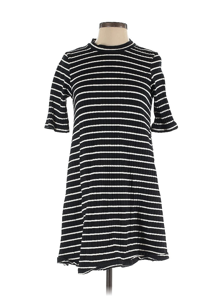 Pre-owned Uniqlo Casual Dress In Black